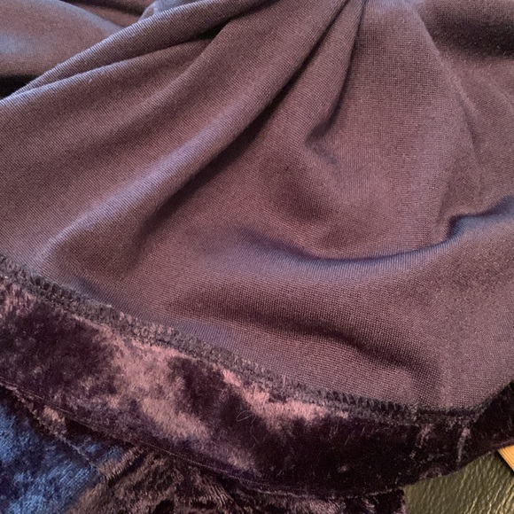 Custom Design Renaissance Midi Navy Crushed Velvet Skirt. 8-10 avg. - Picture 10 of 10